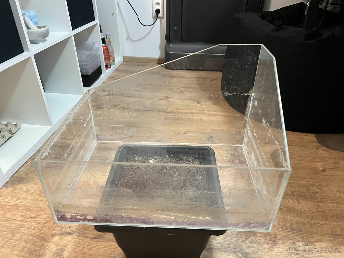 Nestandardni akvarium