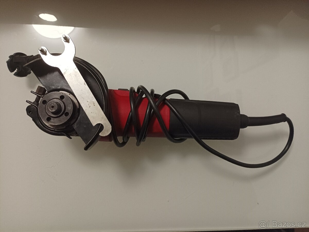 Úhlová bruska 115mm HECHT