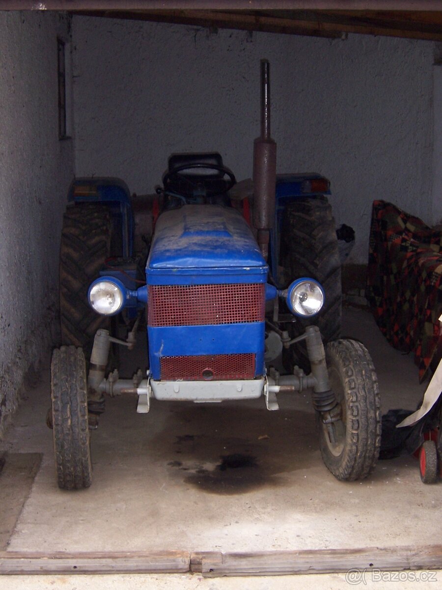 Zetor 3511 + motor 3001 + díly