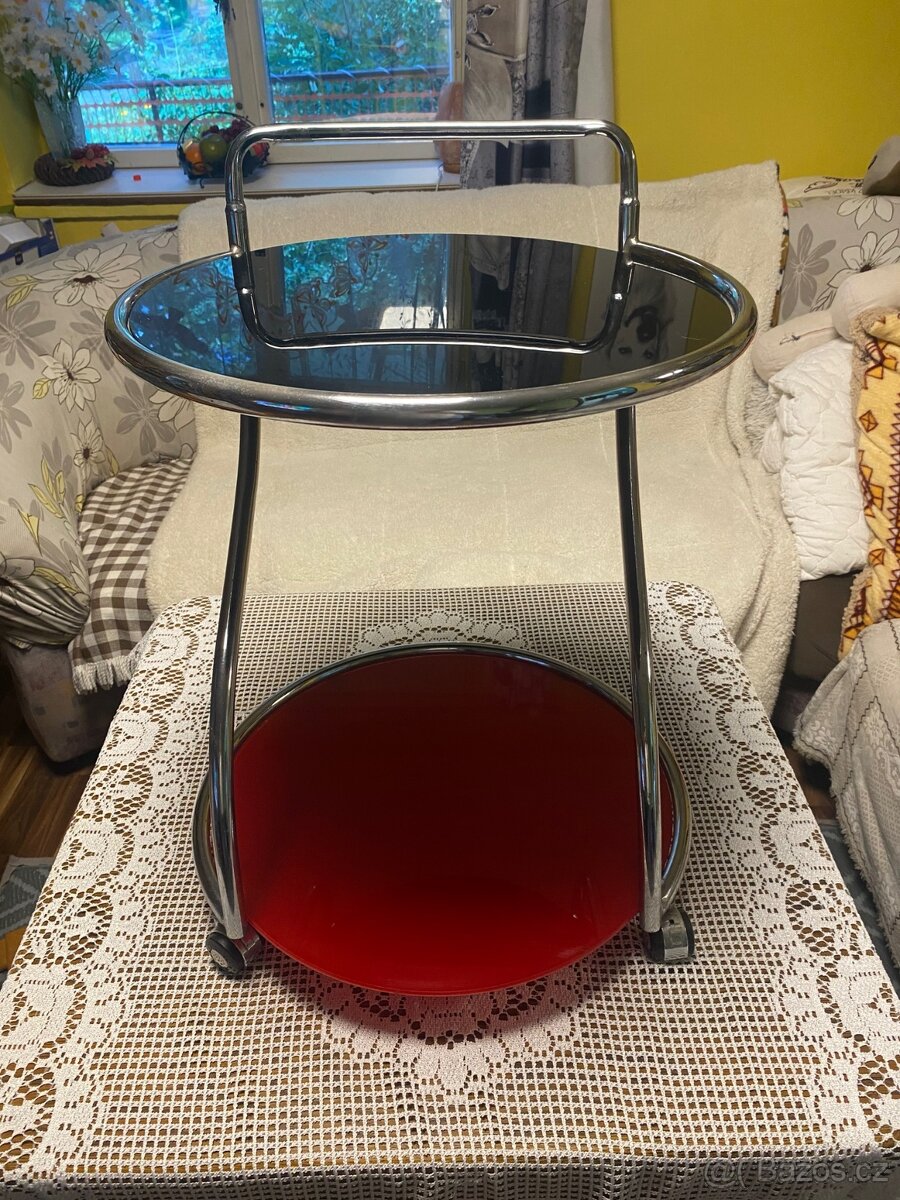 Servírovací stolek