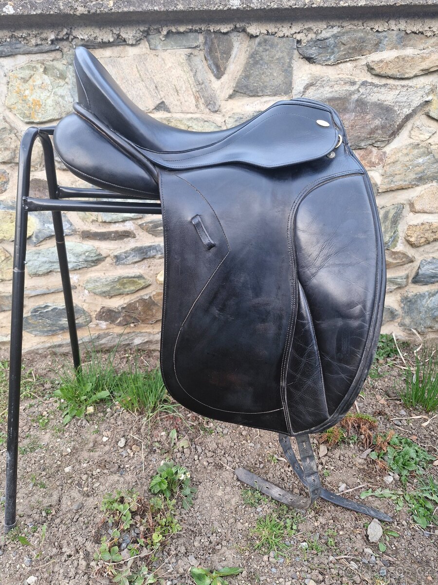 Drezurni sedlo Kentaur Elektra 17/2 extra dlouhá bočnice