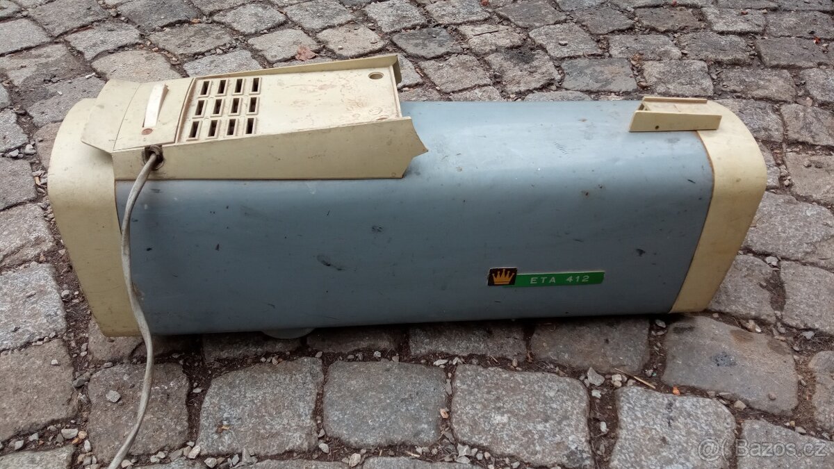 Starý vysavač ETA 412. 70 roky