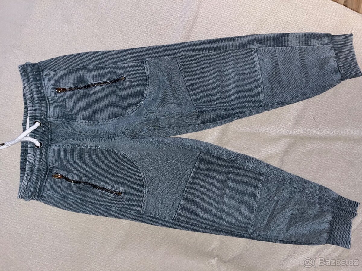 Dětské tepláky nove vel.134