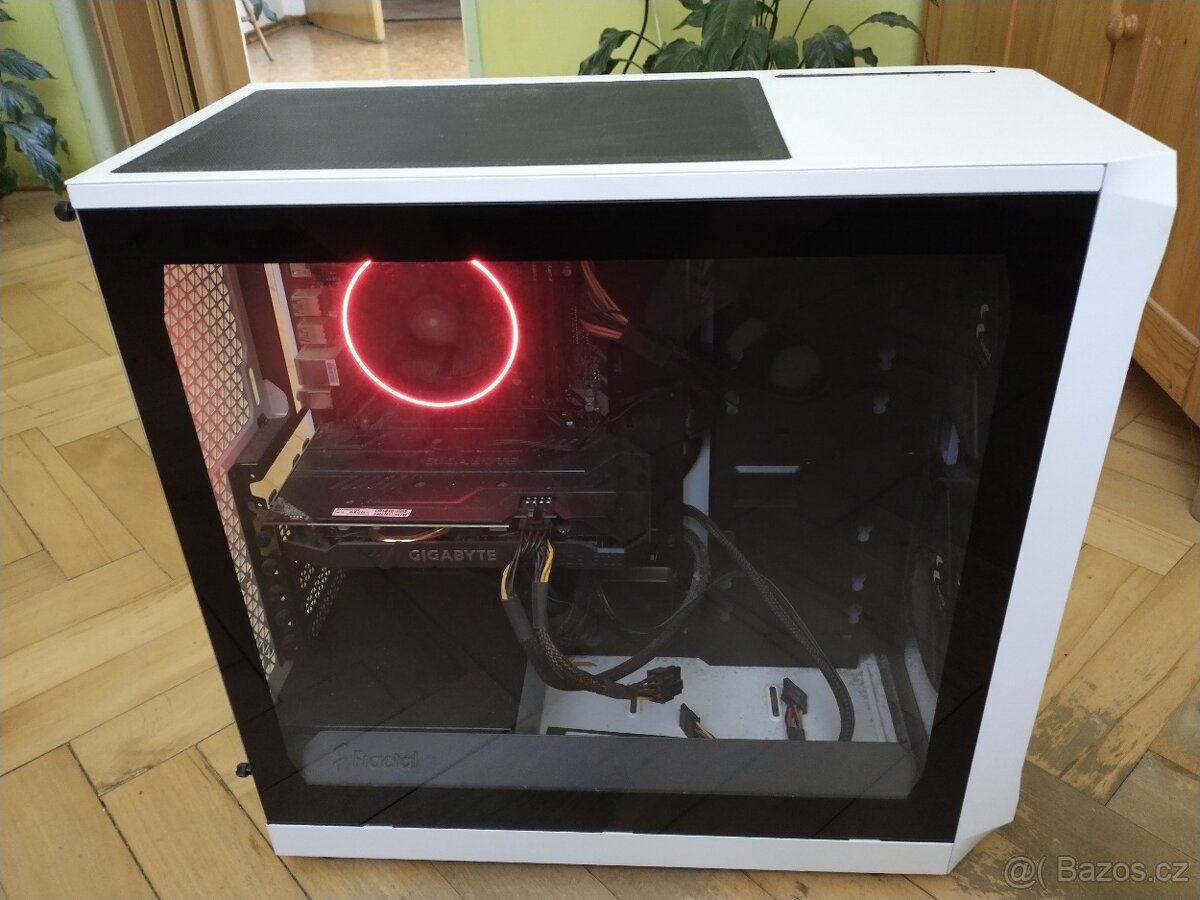 PC na práci i hraní