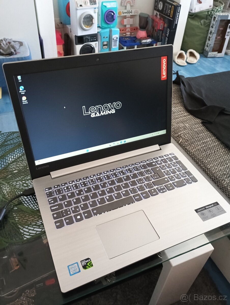 Pěkný herní notebook