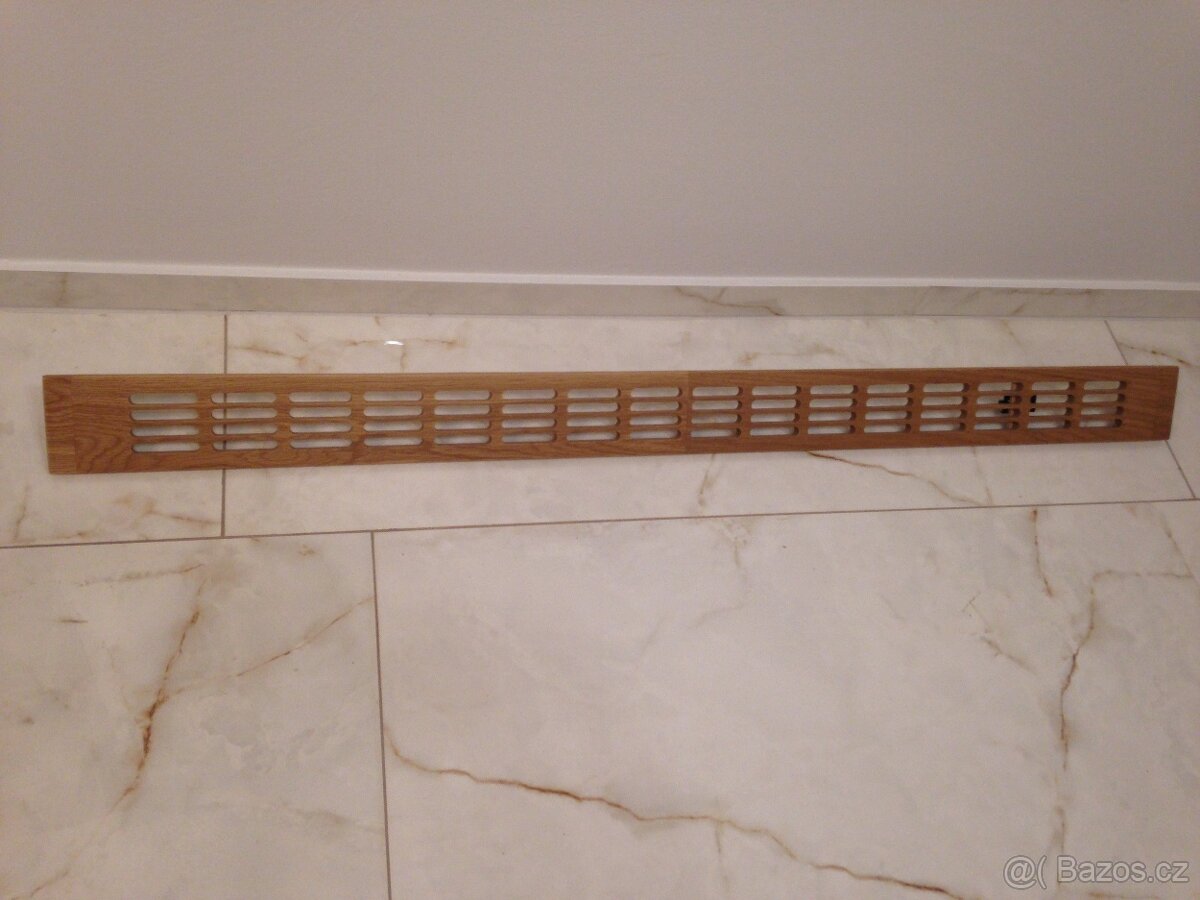 Větrací mřížka 100 x 1360 dub