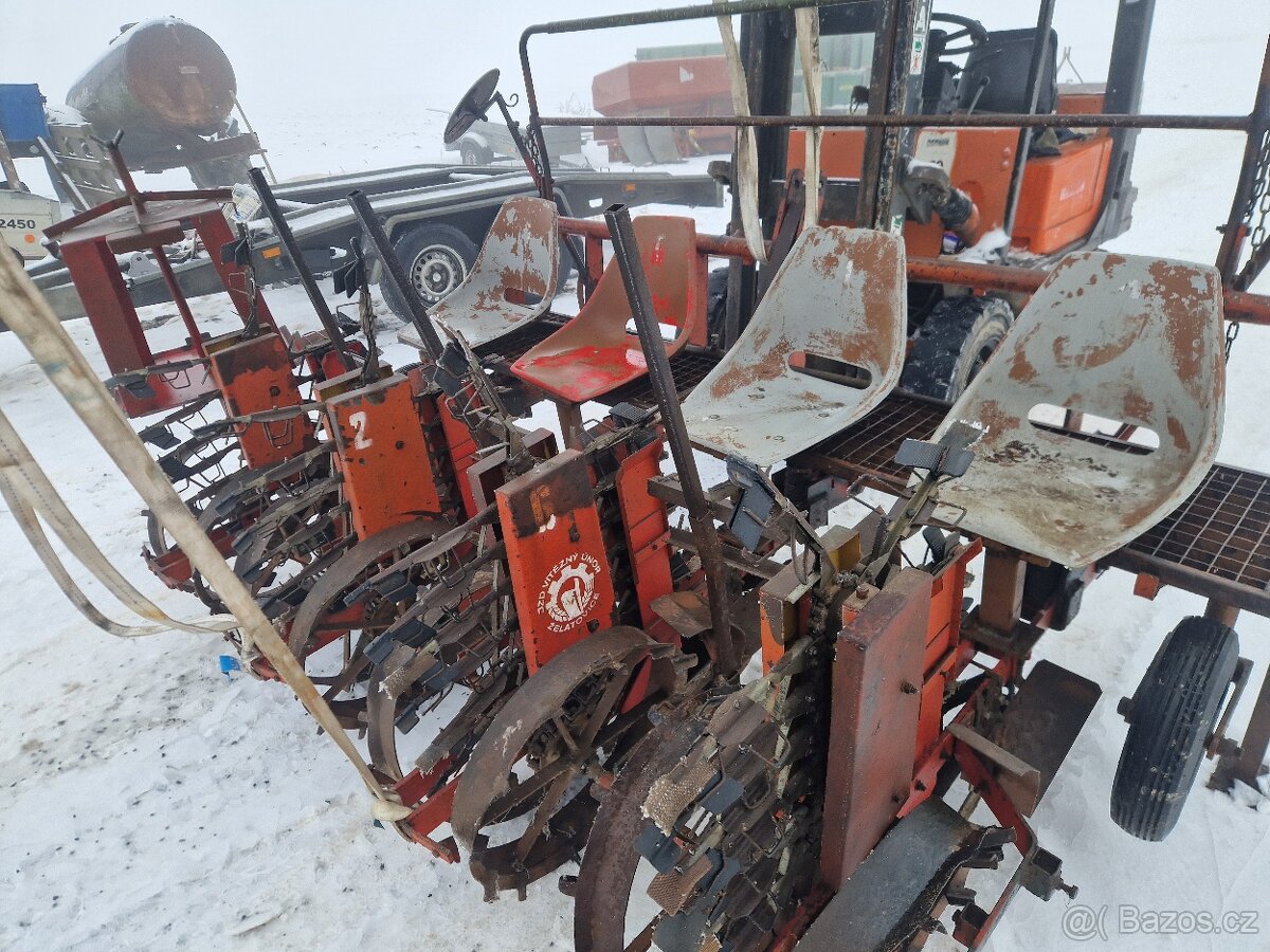 Sazeč, zeleniny, jahodníku,jahod