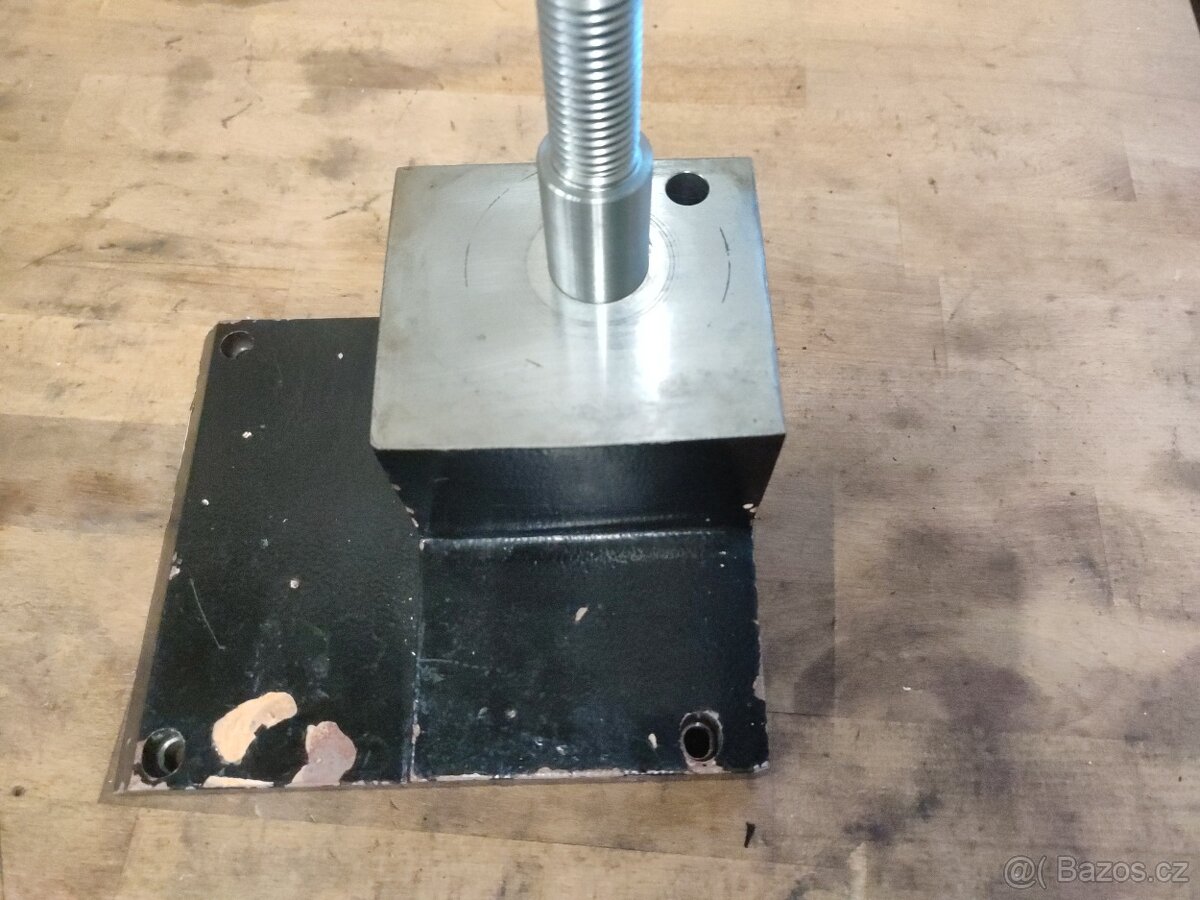 Držák nožove hlavy,soustruh