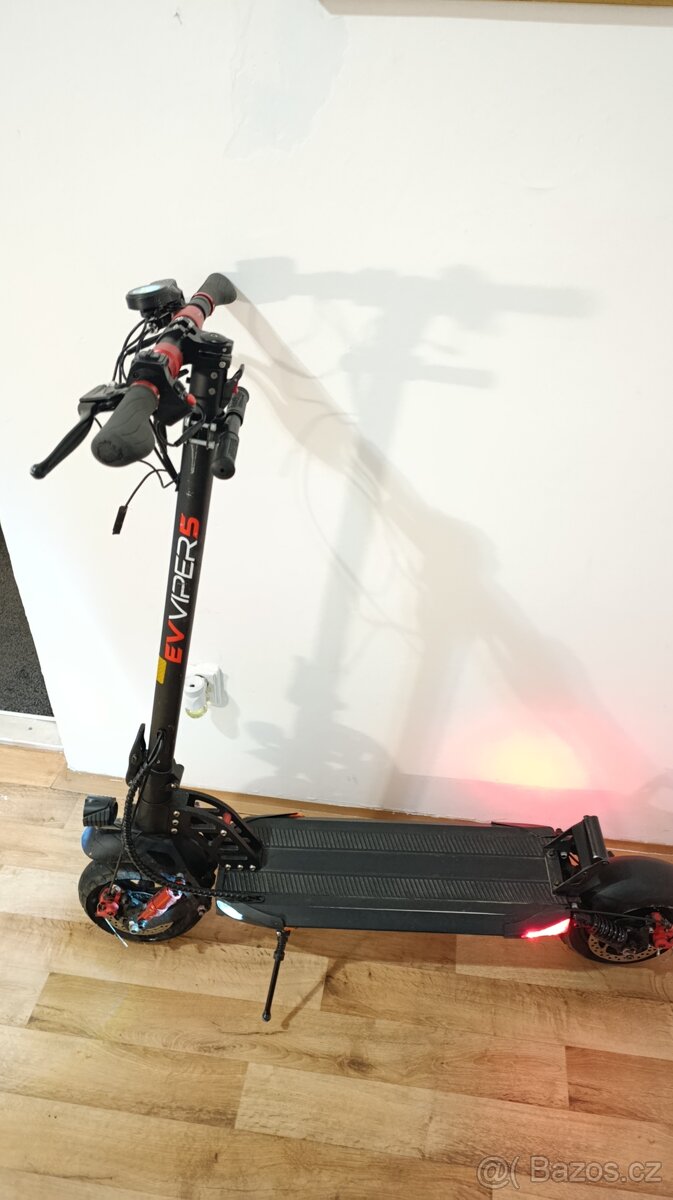 Elektrokoloběžka Viper 5