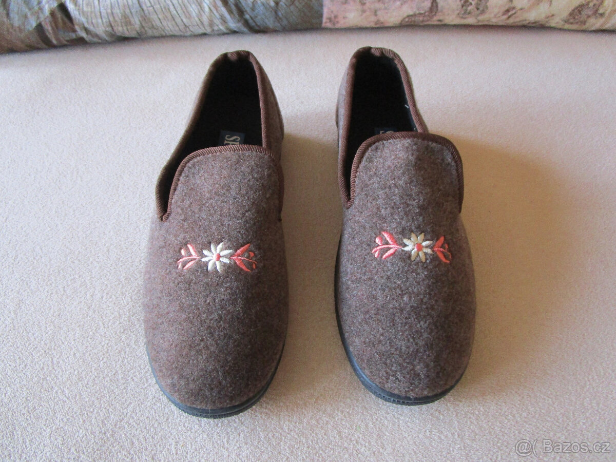 Nové hnědé teplé flaušové bačkory, pohodlné, č. 41, SRN