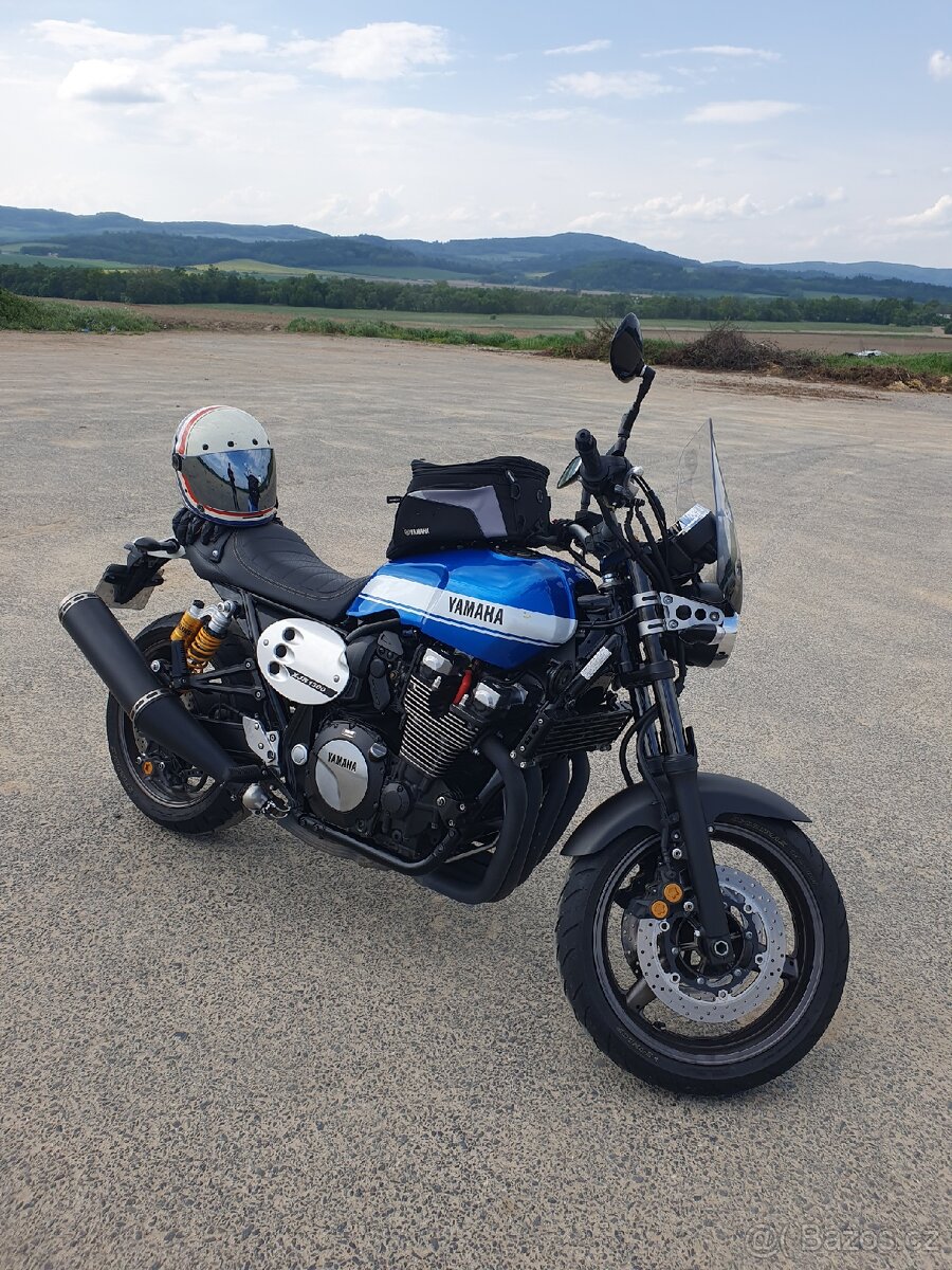 Yamaha XJR 1300