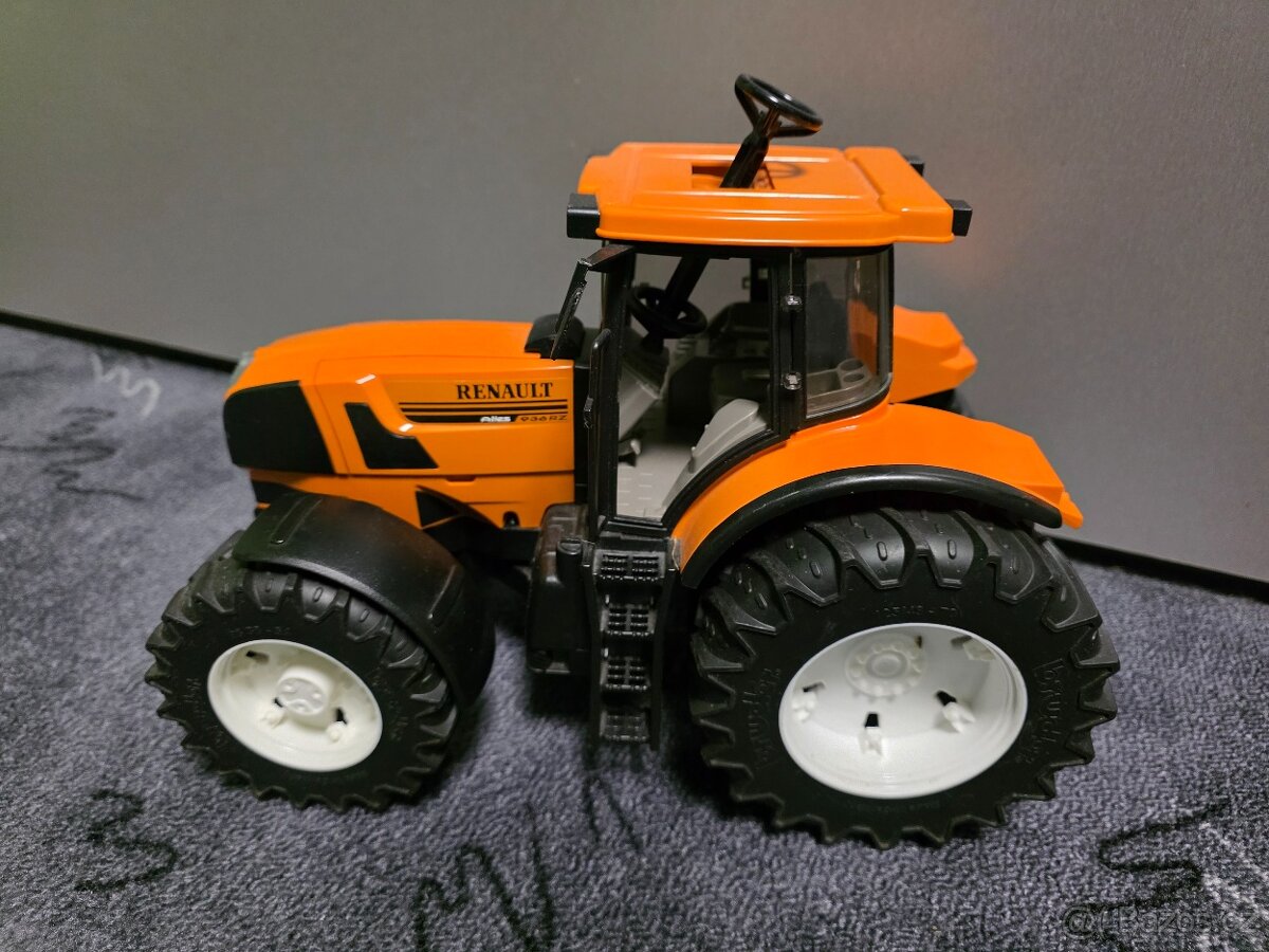 Traktor Bruder Renault Atles