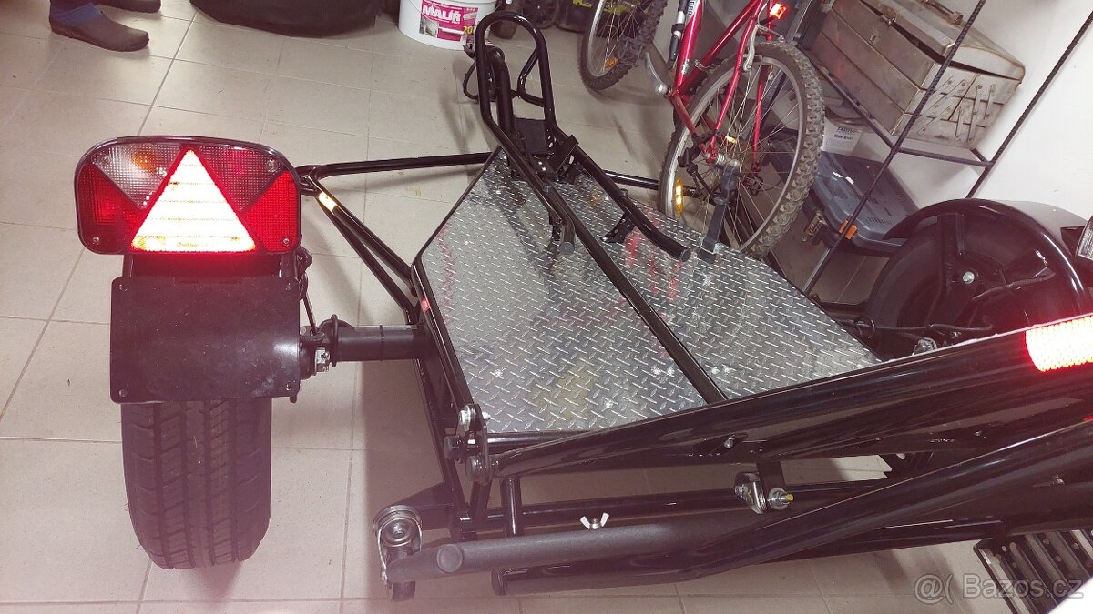 Přívěs pro motocykl