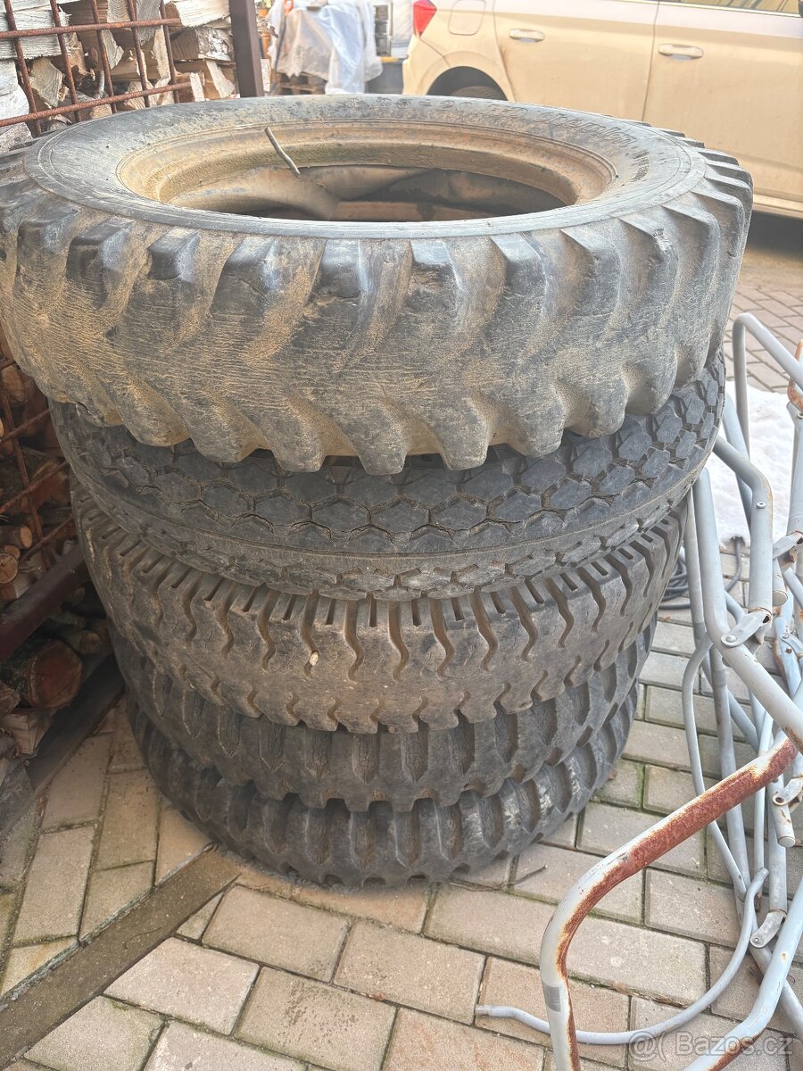 Kola na V3S. 8,25-20