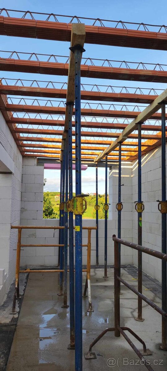 Pronájem stavebních stojek 1,8 - 3,2 m