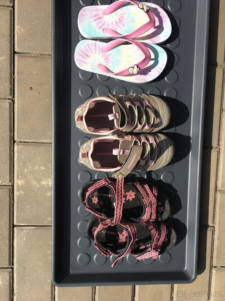 Dívčí letní obuv