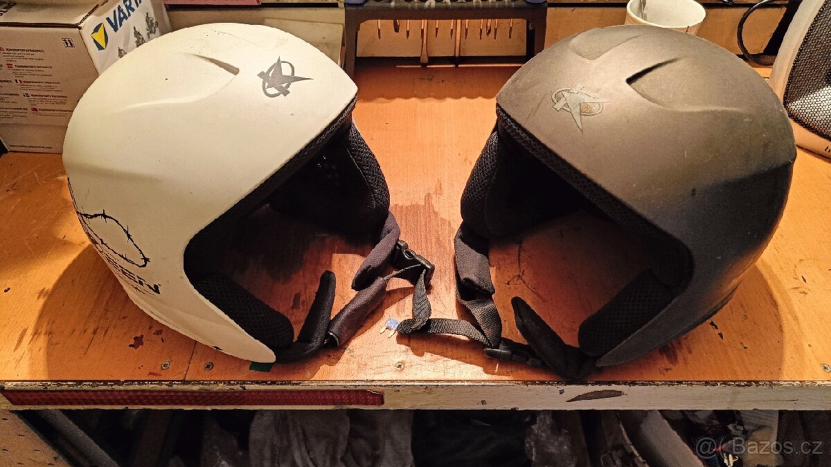 Helma dětská na snow nebo lyže.