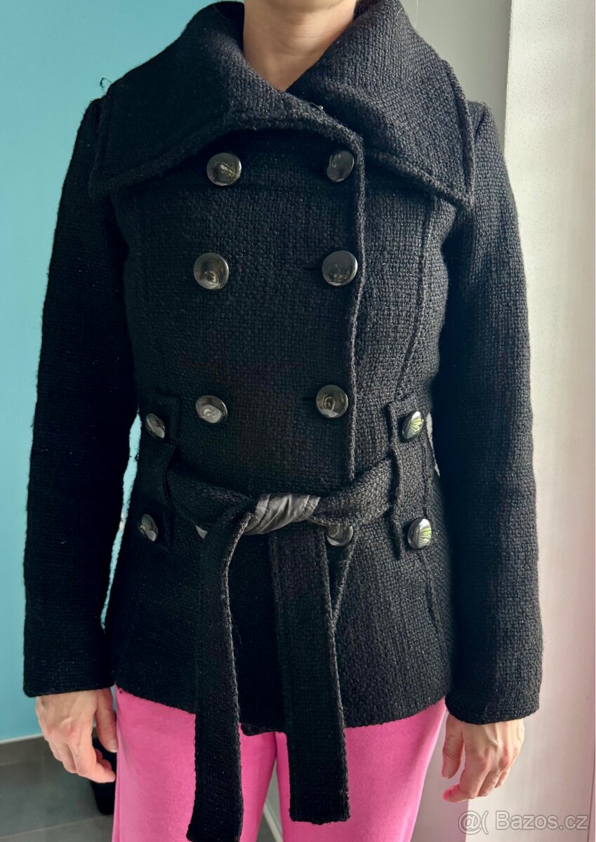Reserved kabátek 38