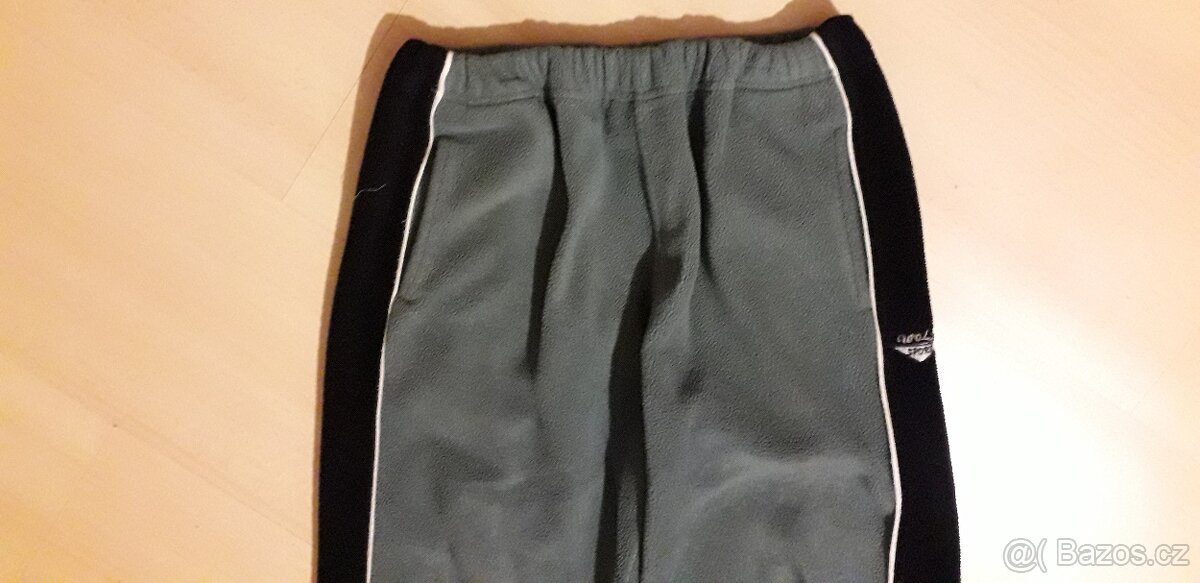 Dětské flísové tepláky vel. 128