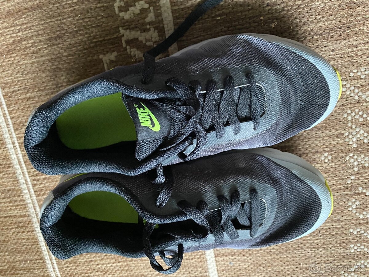 Chlapecké boty Nike 38,5 - sleva