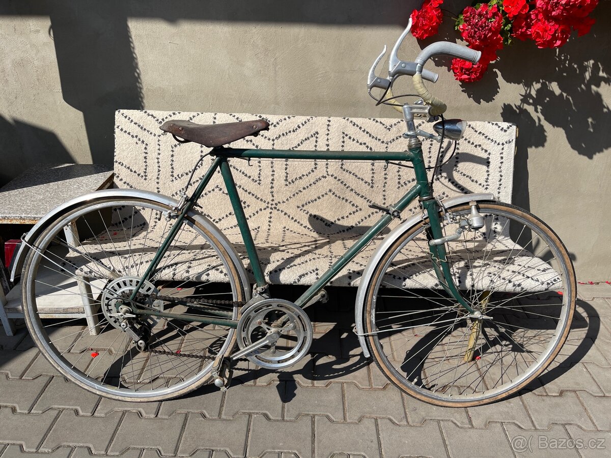 Kolo Favorit zelené retro historické