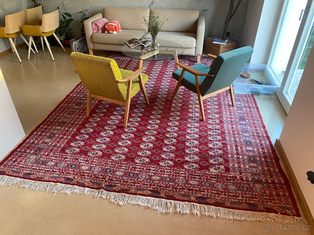 Koberec ručně vázaný