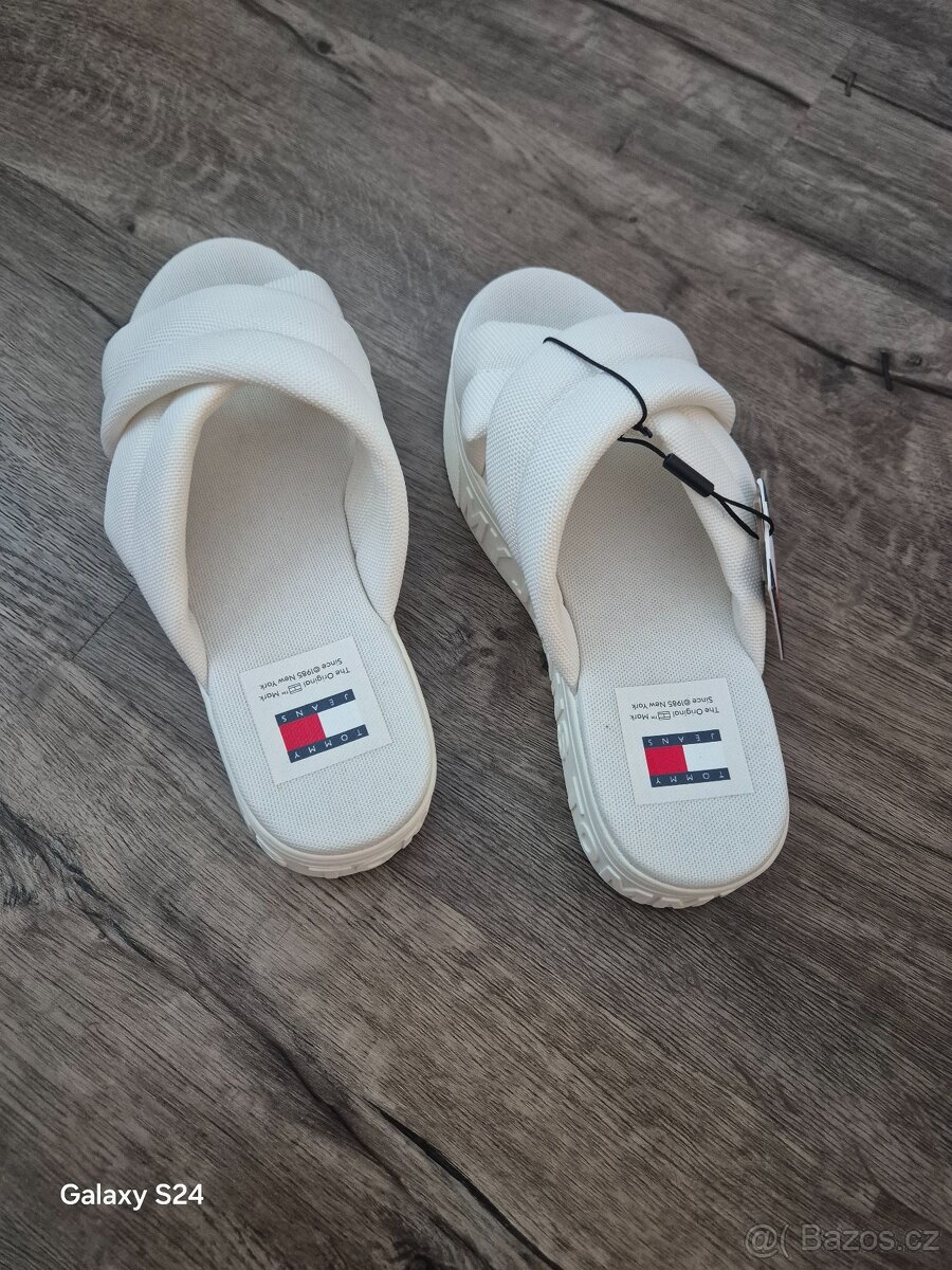 Pantofle TOMMY HILFIGER velikost 38
