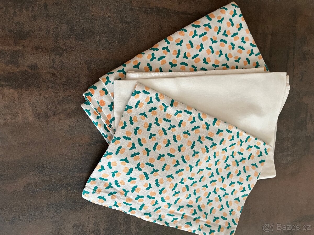 Povlečení do postýlky s prostěradlem