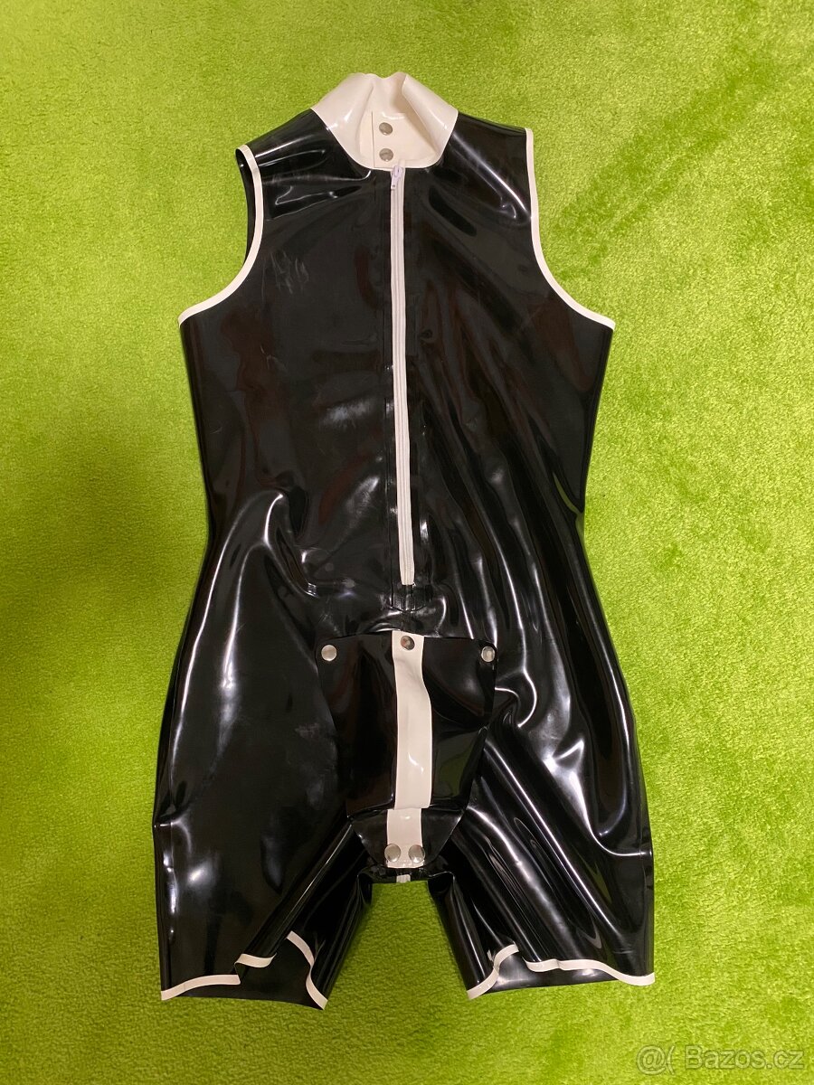 Latex surfsuit pansky