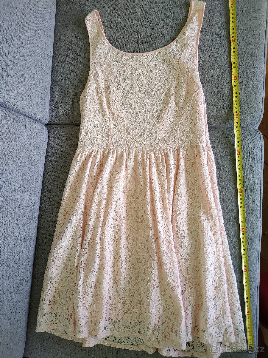 Krajkové šaty New Yorker