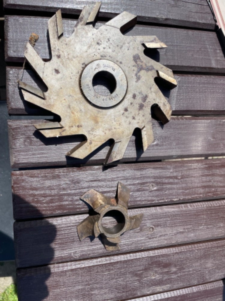 2x Fréza na dřevo, značka Pilana