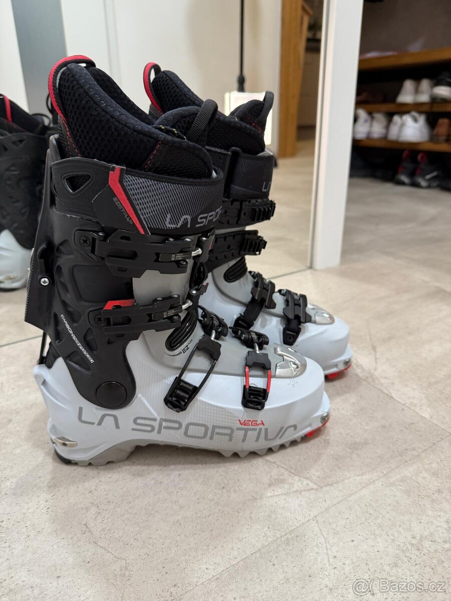 La Sportiva Vega