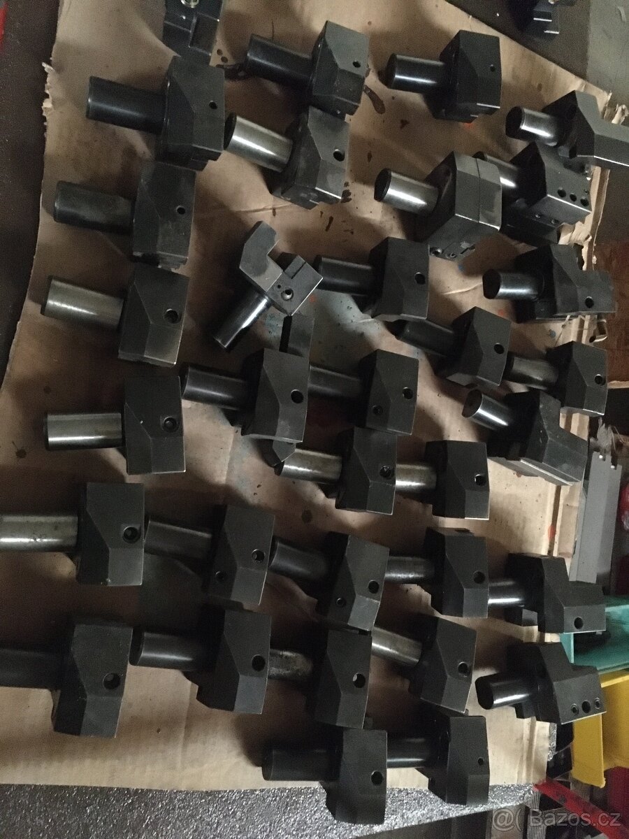 Držáky vdi 30 prodám