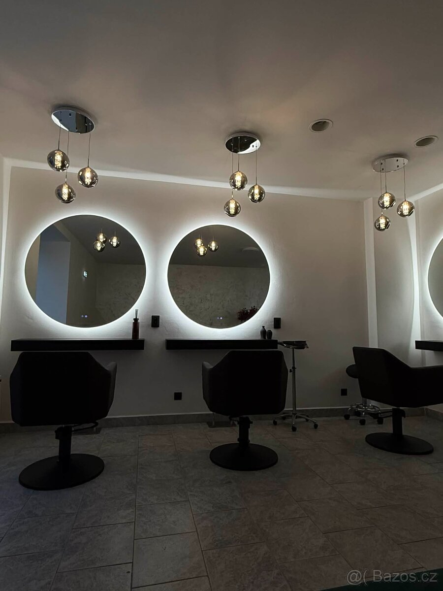 Pronájem kadeřnického křesla