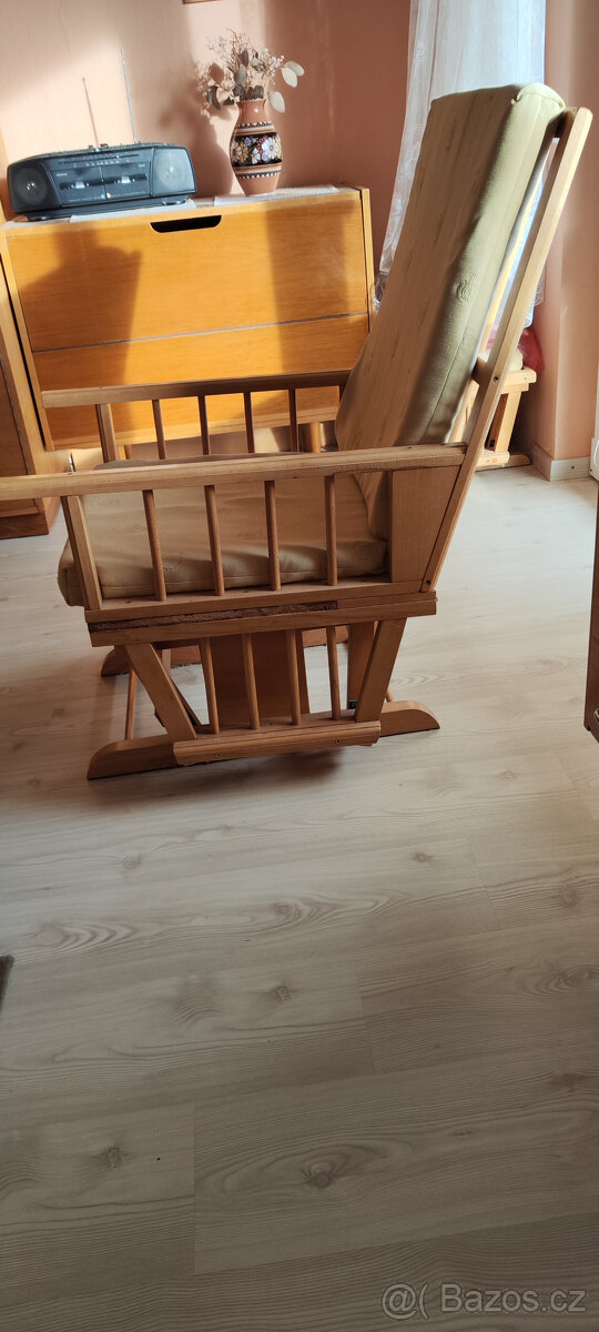 Prodám houpací křeslo s