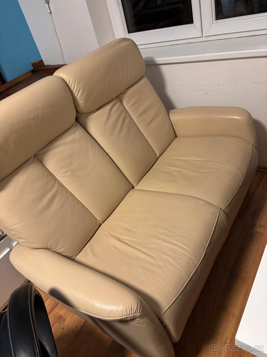 Kožená sedačka pro dva polohovatelná