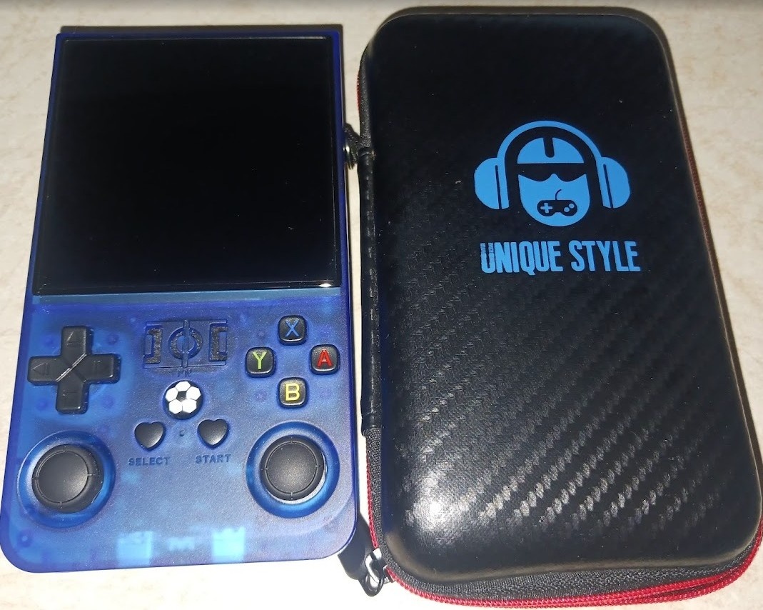 Herní konzole R36MAX