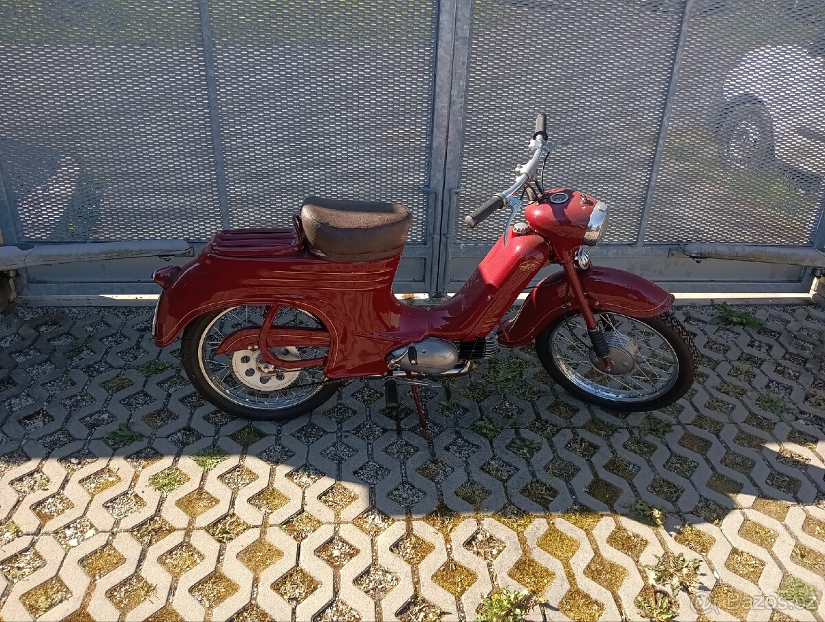 Jawa pionýr 555