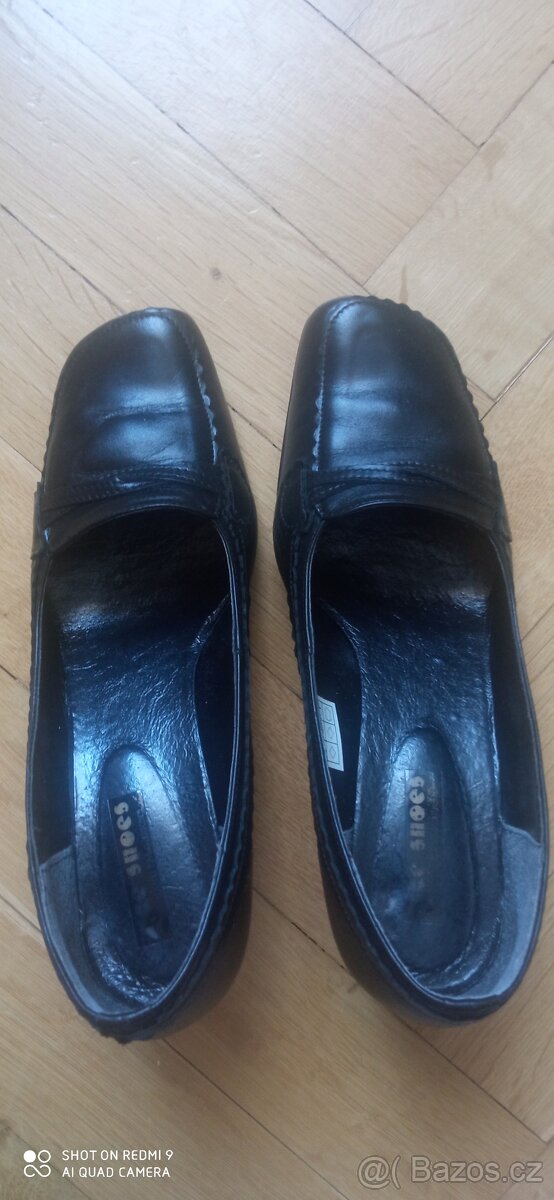 Dámské černé kožené lodičky vel. 38