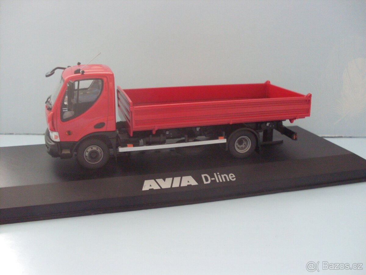 Model AVIA D-Line sklápěč červený 1:43