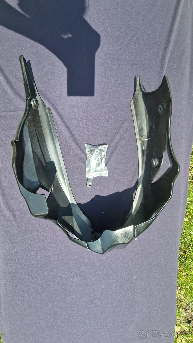 Klín pod motor pro Yamahu MT-07