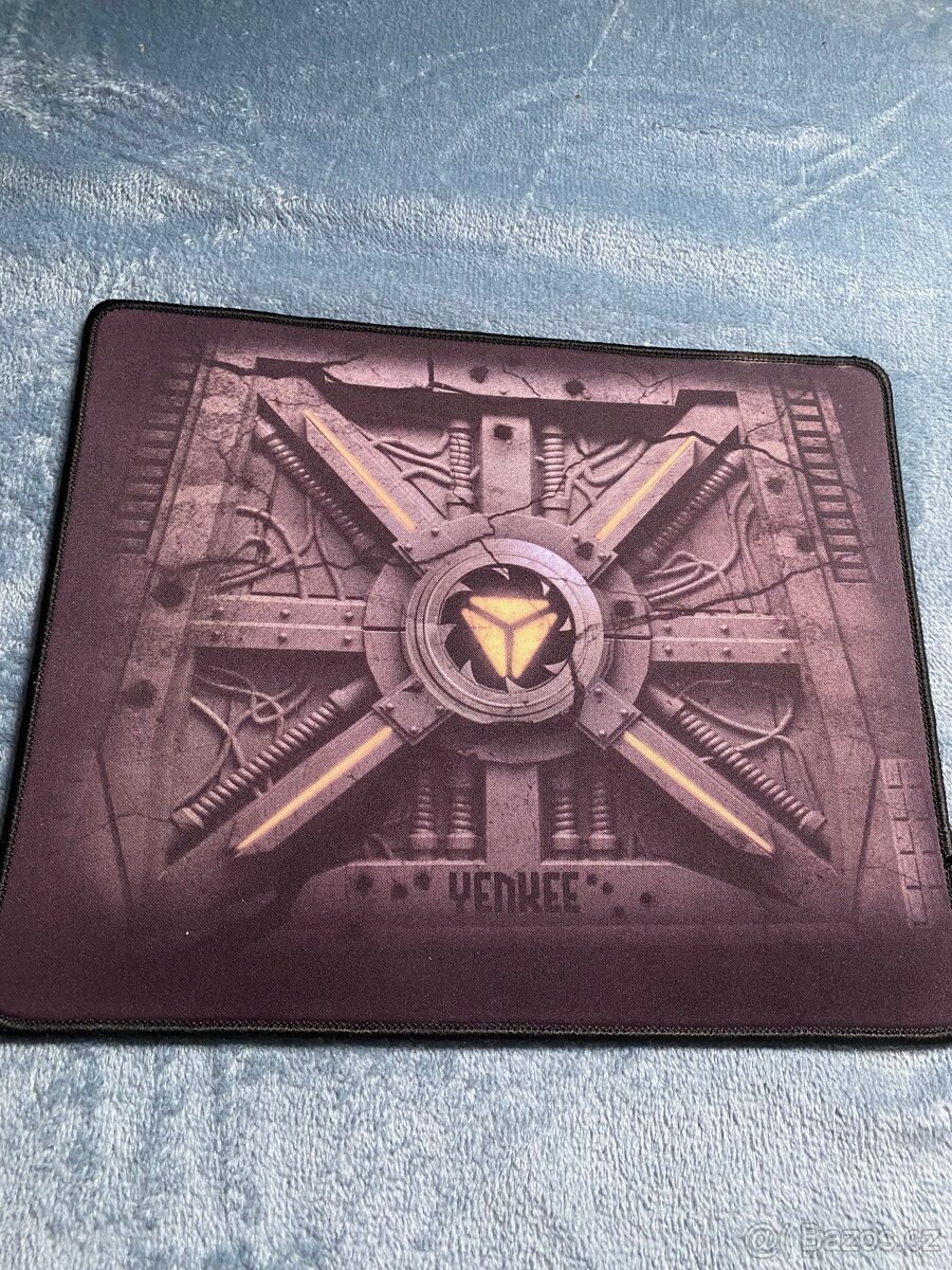 Herní podložka pod myš Yenkee – velká