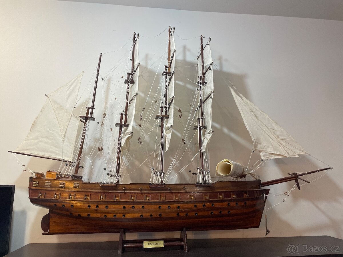 Velký dřevěný model plachetnice „Zealand“