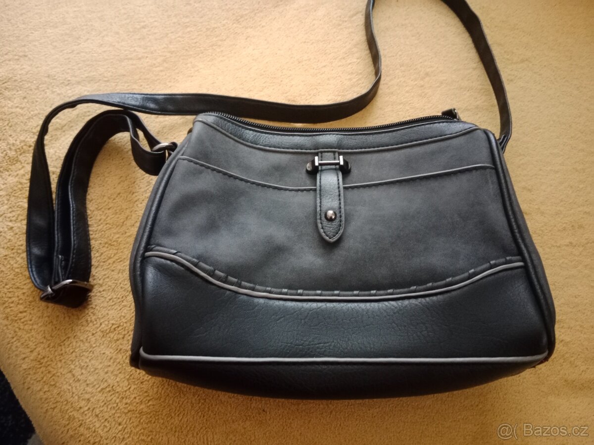 Černá kabelka