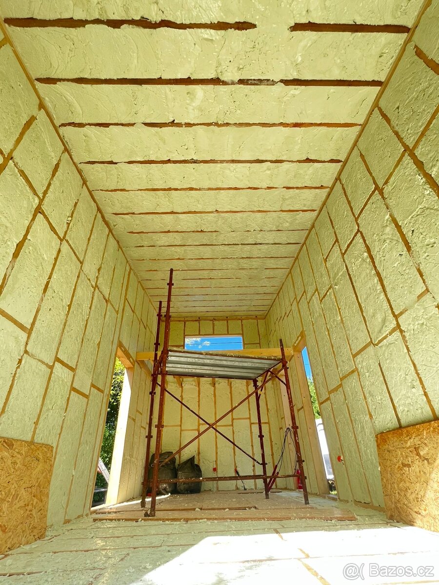 Stříkaná a Foukaná izolace