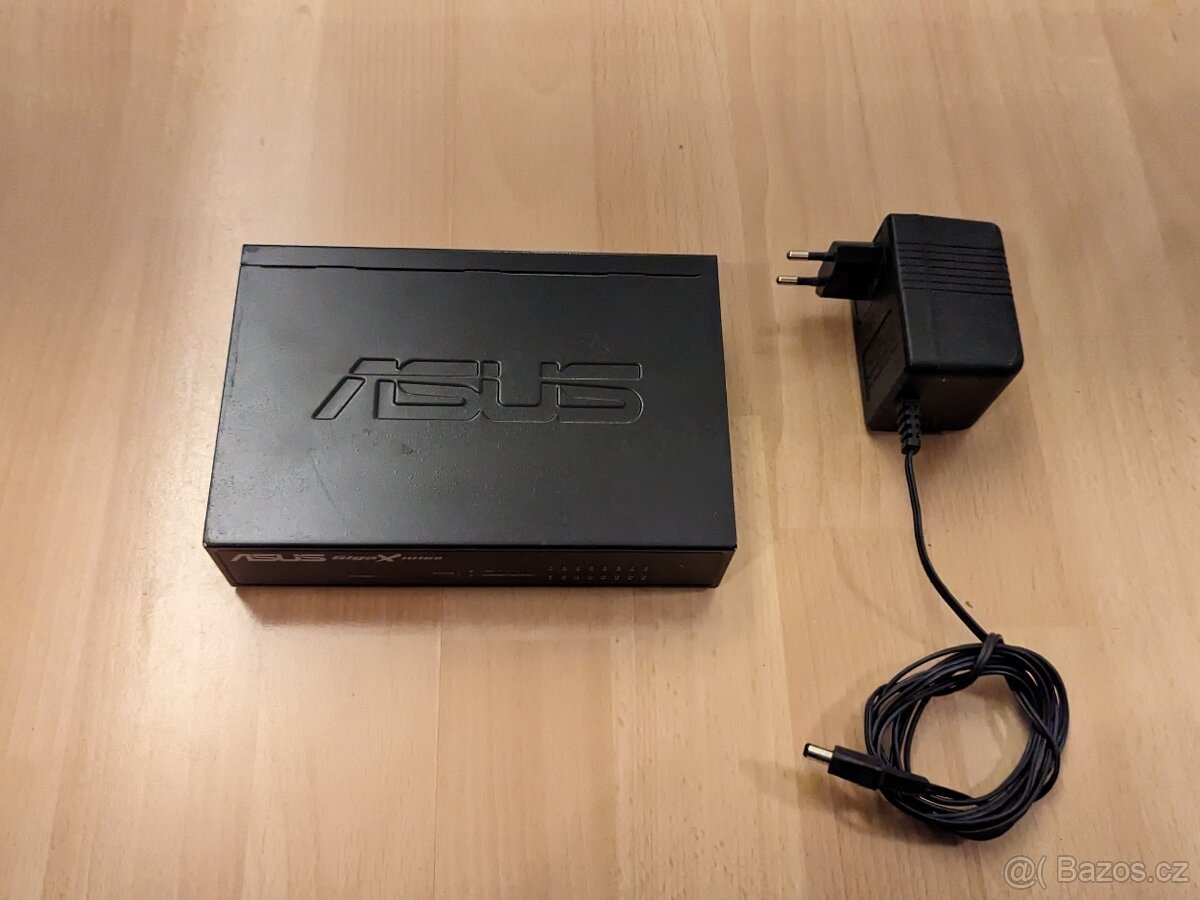 ASUS GigaX 1016D – 16portový Fast Ethernet switch