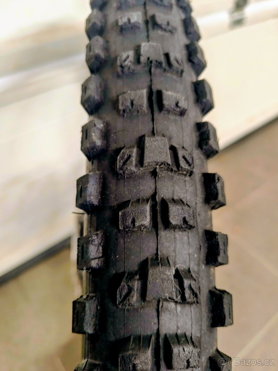 Prodám kompletní zadní kolo Syncros