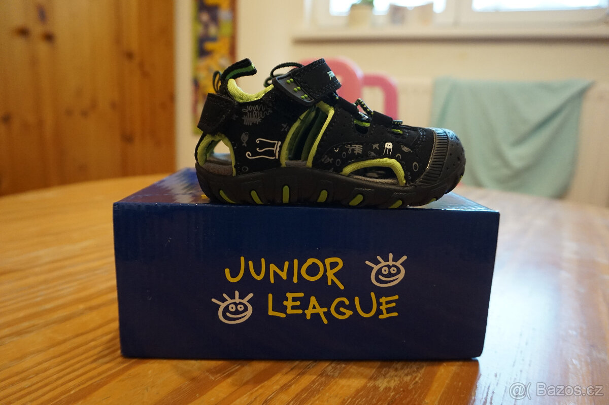 nové nenošené dětské sandálky velikost 22