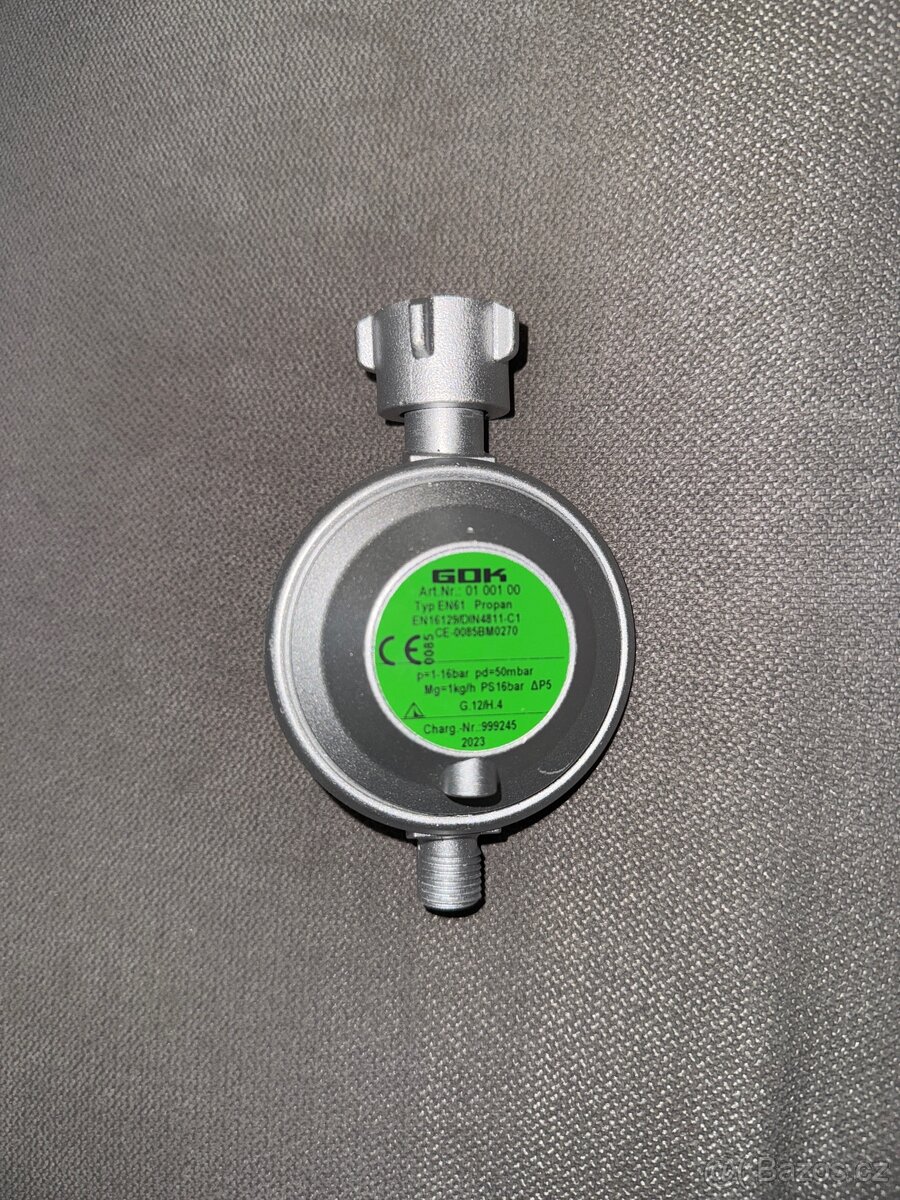 Regulátor plynu pro karavany 50mbar