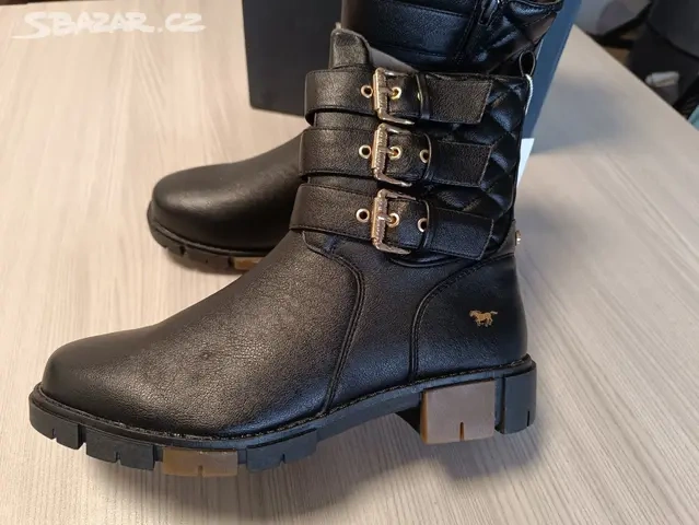 Nové Zimní boty zn. Mustang , vel. 39 a 41